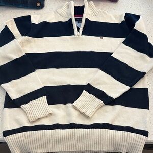 Tommy Hilfiger youthXL 16/18 excellent condition Navy and Cream